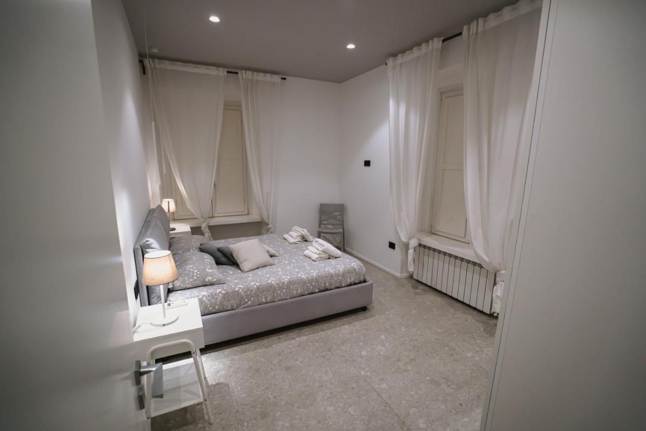 De Luca 6 Apartments Salerno Exterior photo