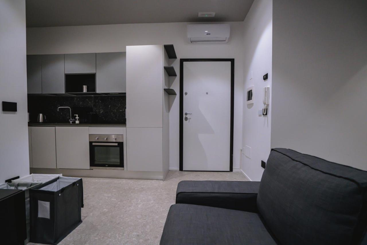 De Luca 6 Apartments Salerno Exterior photo